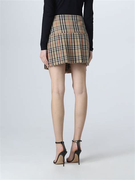 burberry skirt size 25